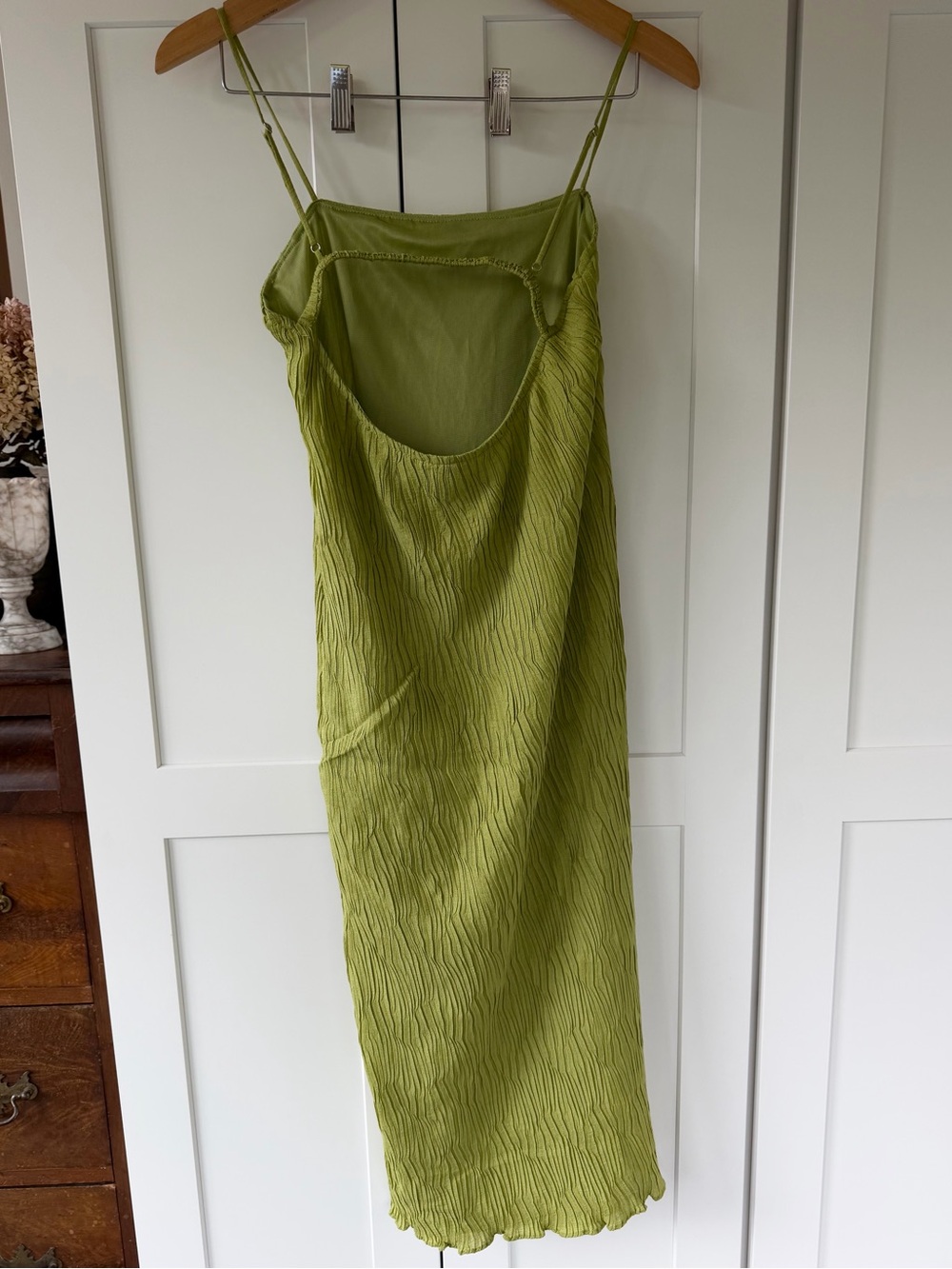 Open Back Plissé Dress - Picture 3 of 5